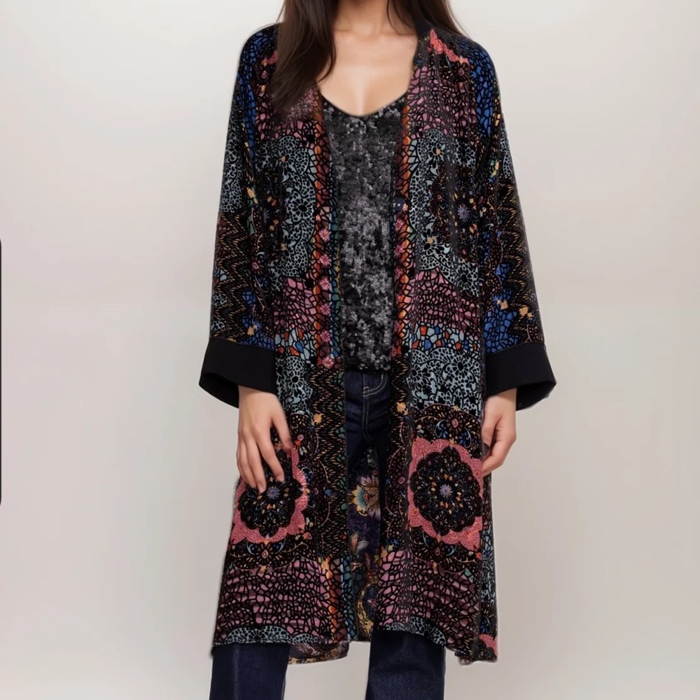 NWT. Johnny Was Harmony Burnout Reversible Kimono. Size XS.